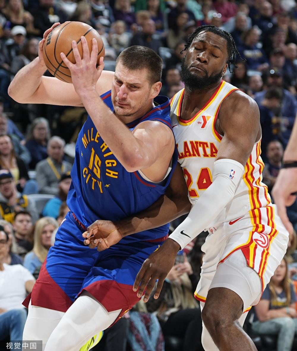 他的表现依 他的表现依