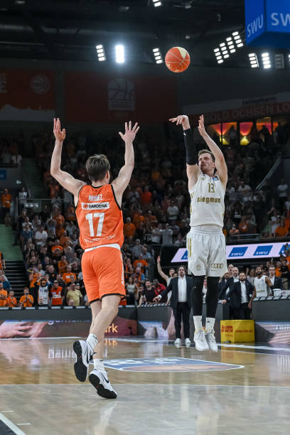 还是后起之 还是后起之