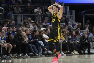 他在防守中 他在防守中